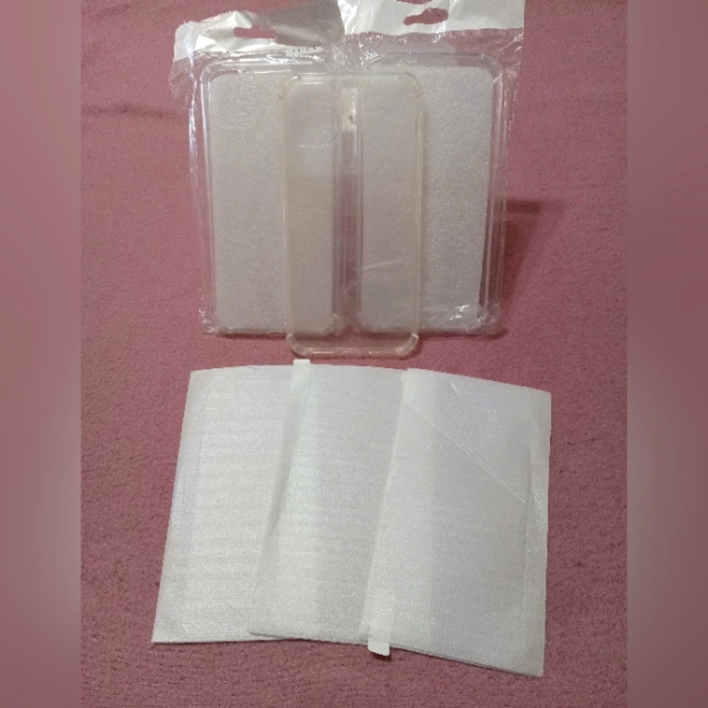 IPhone 11 cases and screen protectors